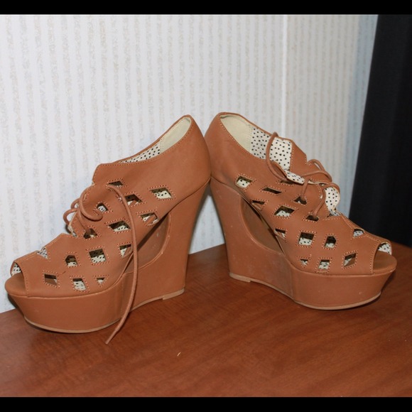 Peep toe brown wedges