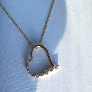 Beautiful timeless heart pendant