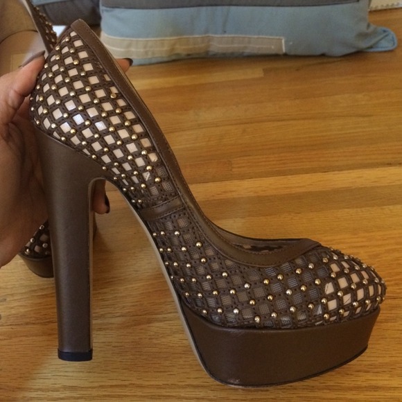 Valentino studded mesh pumps - Picture 3 of 3