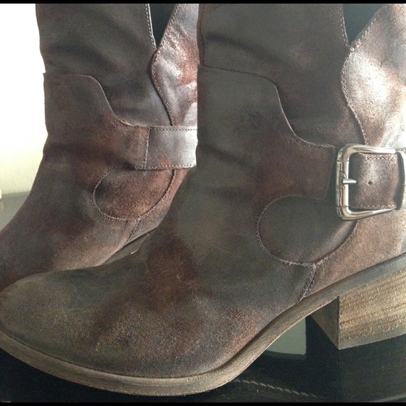 Donald J. Pliner Signature Boot 💁 - Picture 2 of 4