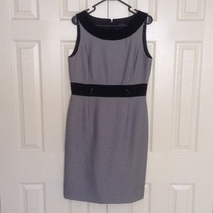 TAHARI sleeveless dress