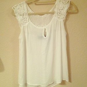 Francesca's white top