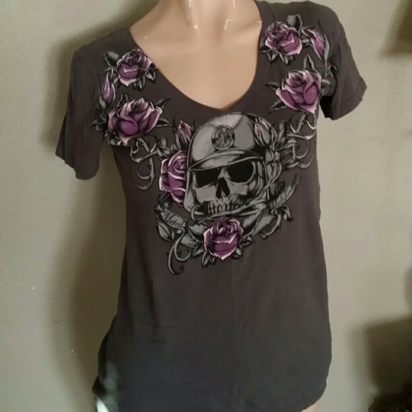 SOLD on another site.Skull n purple rose t shirt