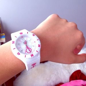 Juicy Couture Watch / pink and white