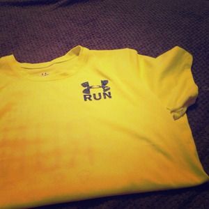 🔥🔥 yellow under armour shirt 🔥🔥