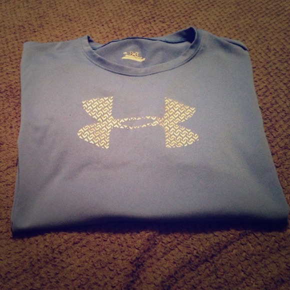 🔥🔥 blue under armour shirt 🔥🔥