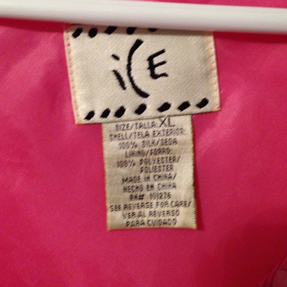 Beautiful beaded pink paisley top - Picture 2 of 4