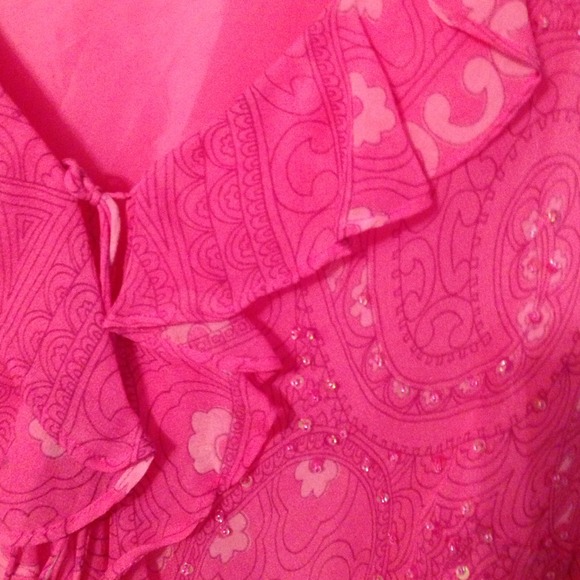 Beautiful beaded pink paisley top - Picture 3 of 4