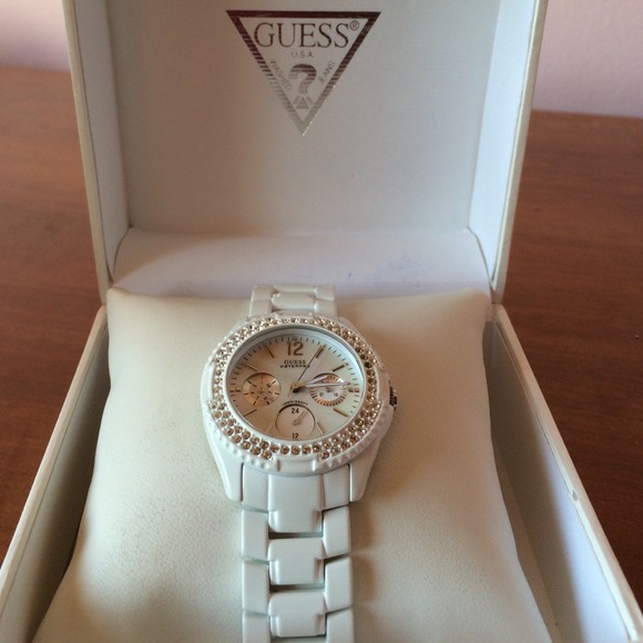 Authentic Guess G12543L Watch. - Picture 2 of 4