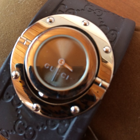 Authentic Gucci YA12420 Brown watch. - Picture 2 of 4