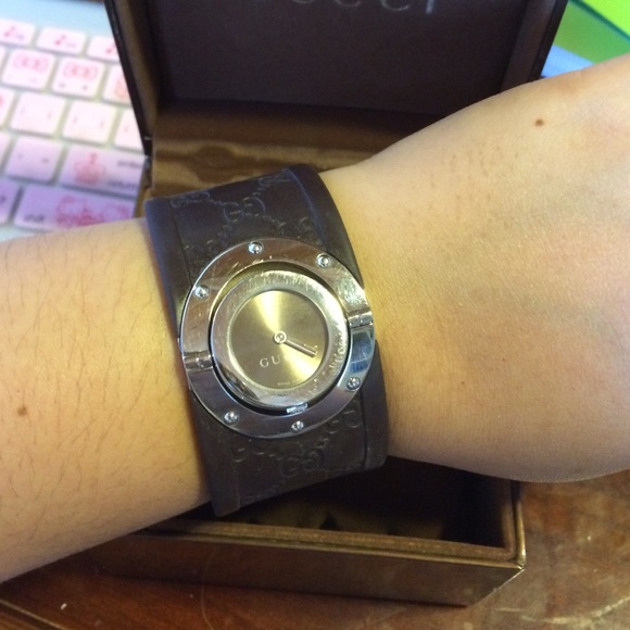 Authentic Gucci YA12420 Brown watch. - Picture 4 of 4