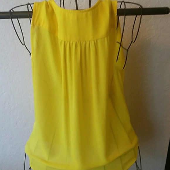 A SHEER TOP - Picture 2 of 2