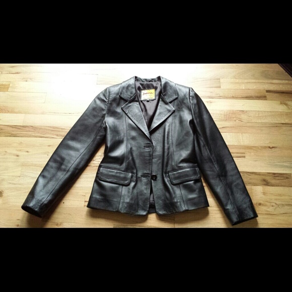 Black Pera Lambskin Leather Jacket - Picture 2 of 4