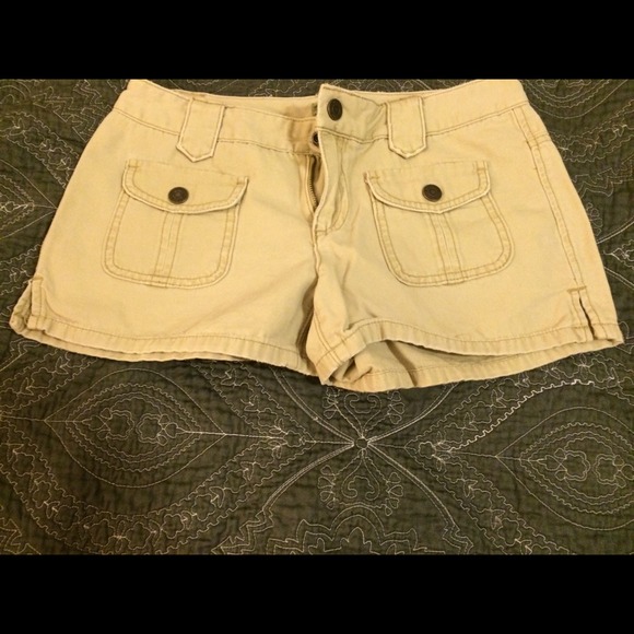 American Eagle khaki shorts