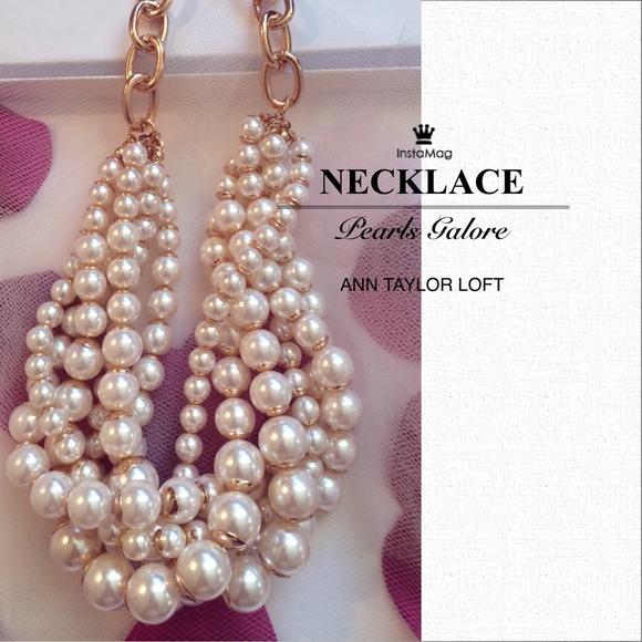 Ann Taylor Jewelry - Ann Taylor Loft Twist Chunky Pearl Necklace