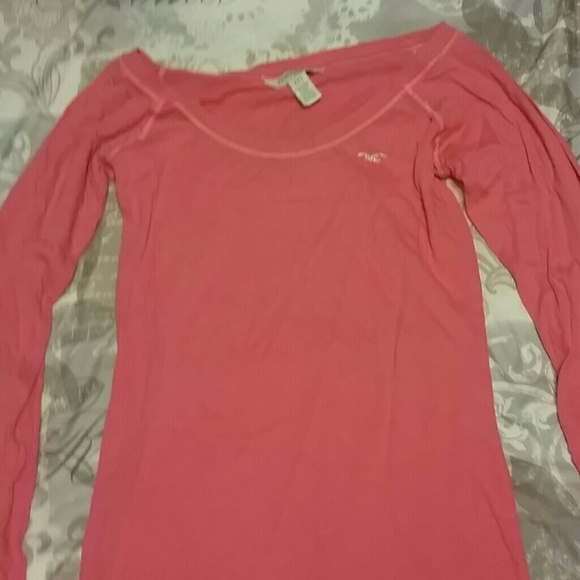 ❌Bundled Hollister Long Sleeve Tee
