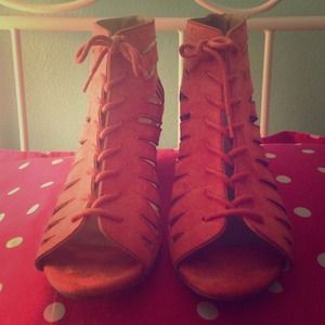 Charlotte Russe size 7 Gladiator Coral Wedges HOT!