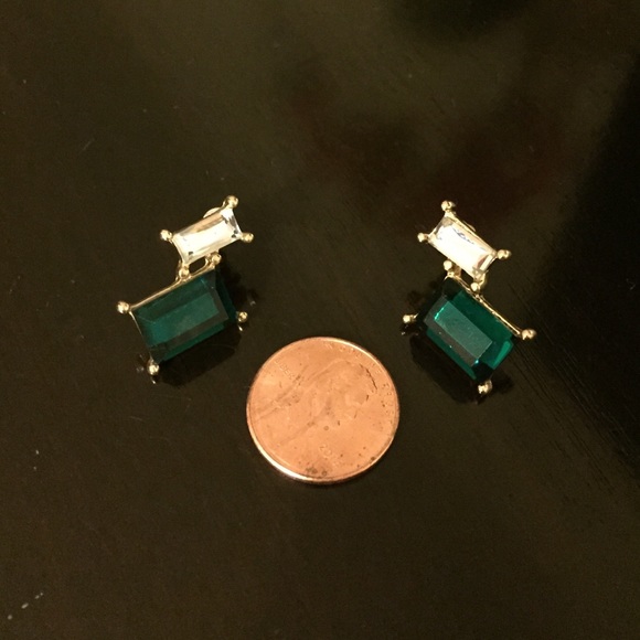 Emerald and Gold Earrings - Picture 3 of 3