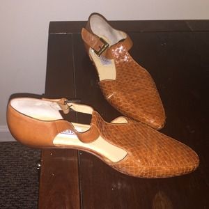 Vintage Cutout Oxfords