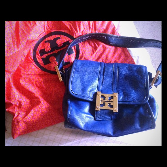 Tory shoulder bag