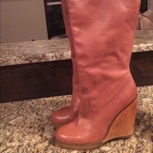 REDUCED!!!!!!!!Knee high boots. Offers accepted!!!