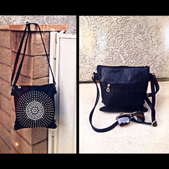 ❗️🚫SOLD IN BUNDLE❗️Hypnotic Secrets Shoulder Bag - Picture 3 of 4