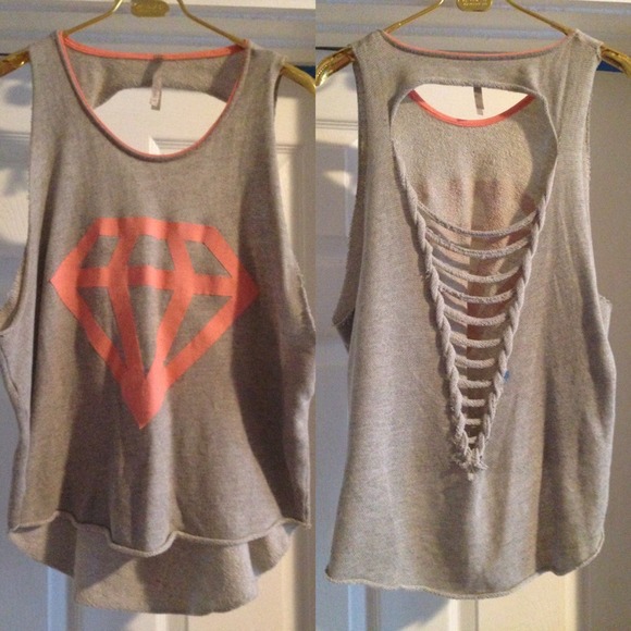 OVERSIZED RAZOR CUT BOYFRIEND STYLE SWEATSHIRT
