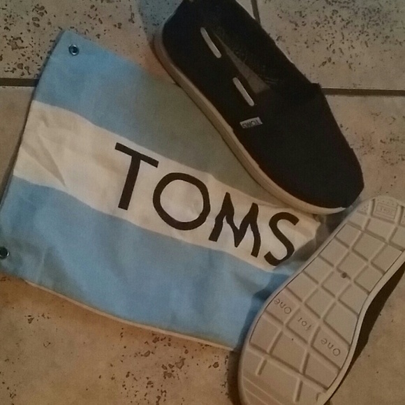 Black toms