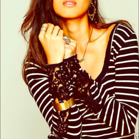 Free people long sleeve crochet sleeves