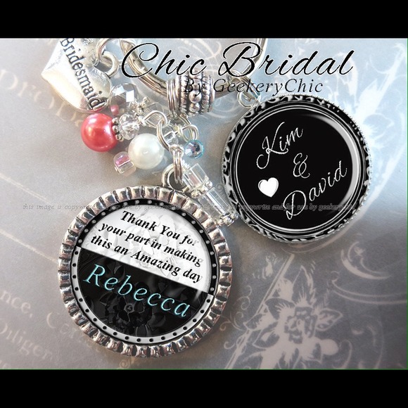 Vintage style bridesmaid or maid of honor keychain - Picture 1 of 1