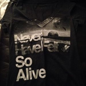 Glamour Kills So Alive V Neck