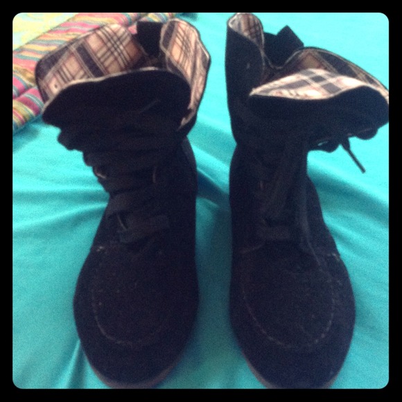 Reduced!! Really Cute Black Bootie Shoes
