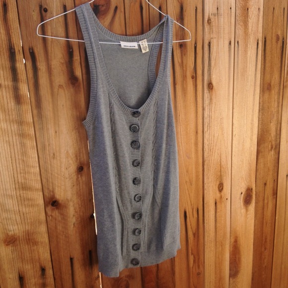 DKNY Grey Button Up Sweater Vest💛