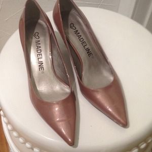 S A L E Madeline pink pattern pumps size 6m $40