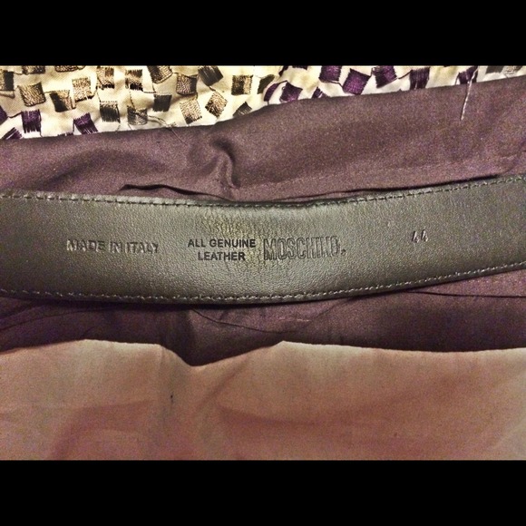 ❌❌SOLD❌❌ AUTHENTIC MOSCHINO BELT - Picture 2 of 4