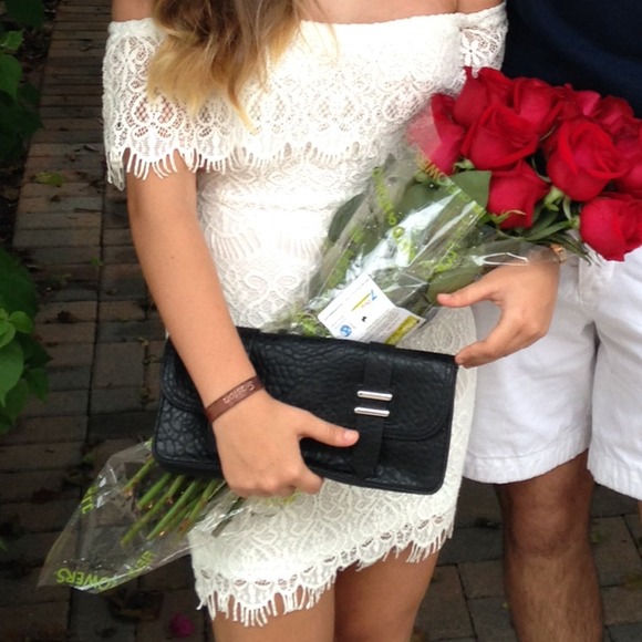 LF off the shoulder lace dress Spring/summer 2014