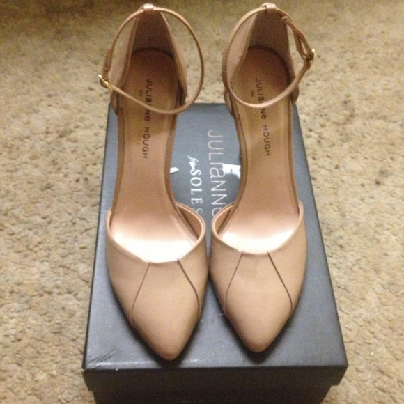 Julianne Hough for Sole Society Nude pumps