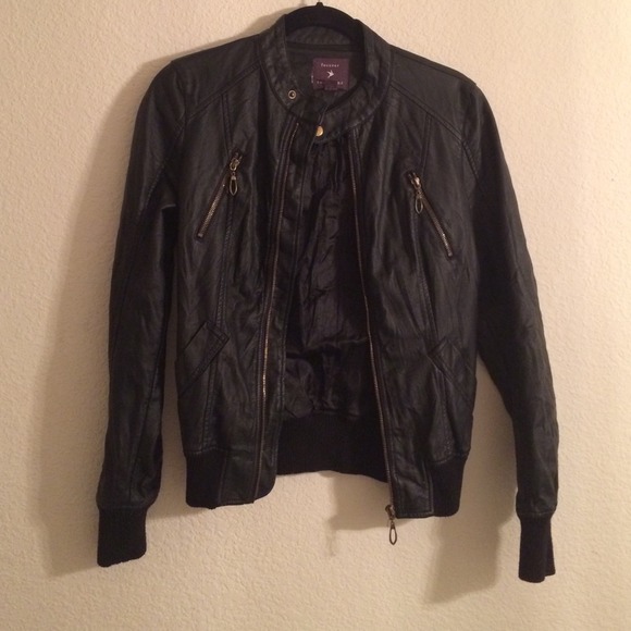 FALL PLEATHER JACKET