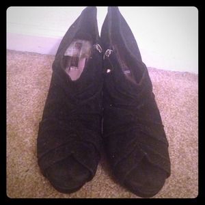 Black peep toe heels