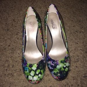 9&CO. Flowered shoes