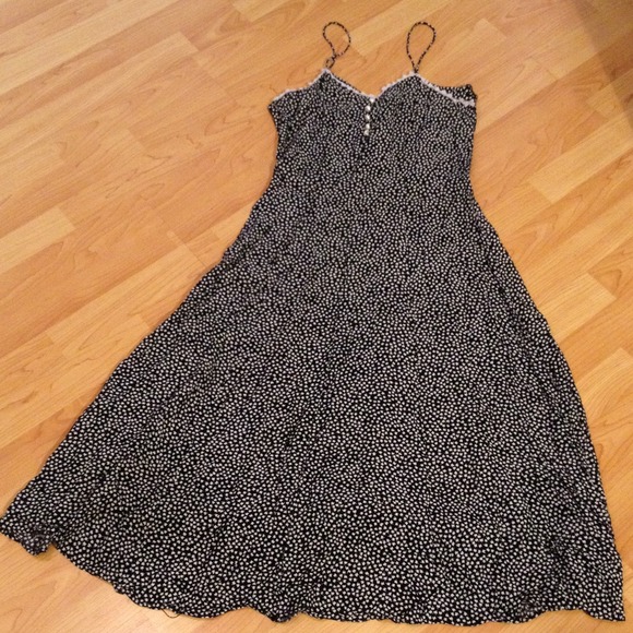 B&W Floral maxi with super adorable trim collar