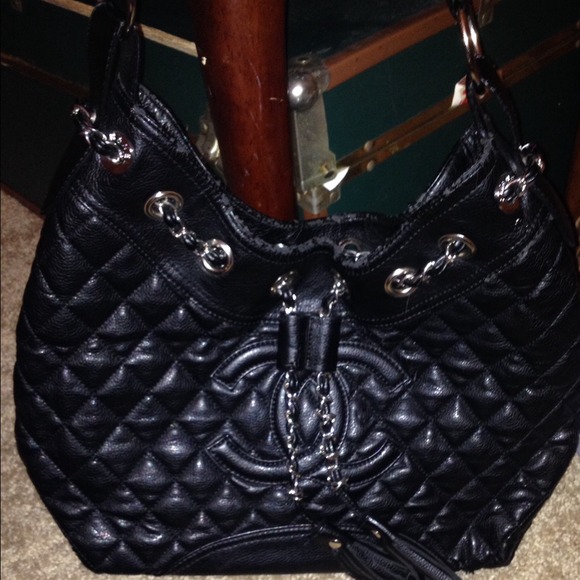 Black quilted handbag purse cc