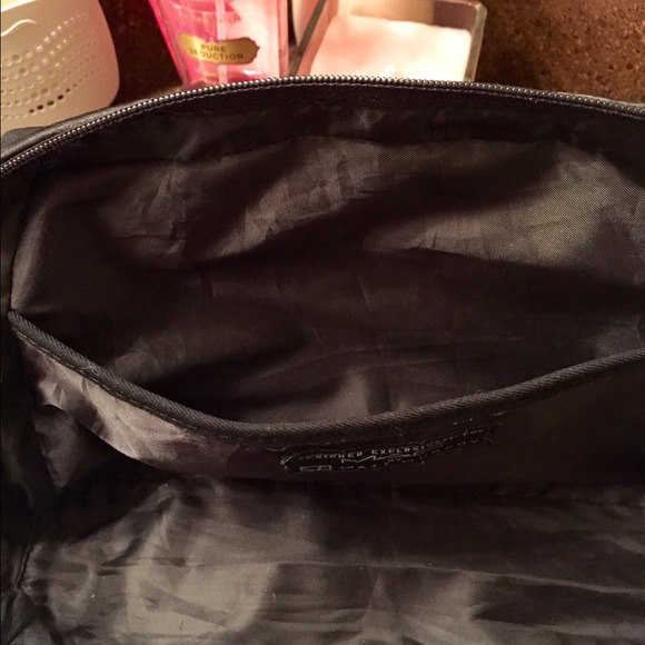 Mac makeup bag by Matt Murphy - Picture 3 of 4