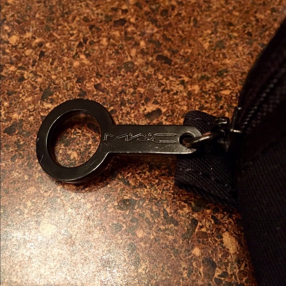 Mac makeup bag by Matt Murphy - Picture 4 of 4