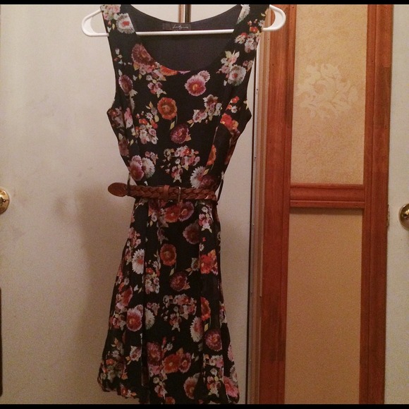 Floral design spring/summer dress. Bubble bottom.