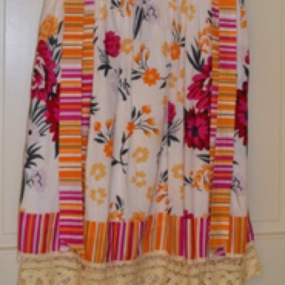 Anna Sui dress size 6. Only worn 1x for graduation - Picture 4 of 4