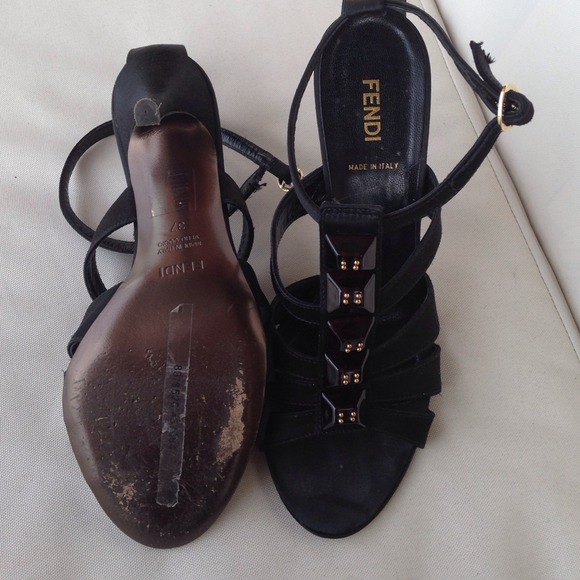 🚫price cut🚫Fendi shoes - Picture 2 of 4