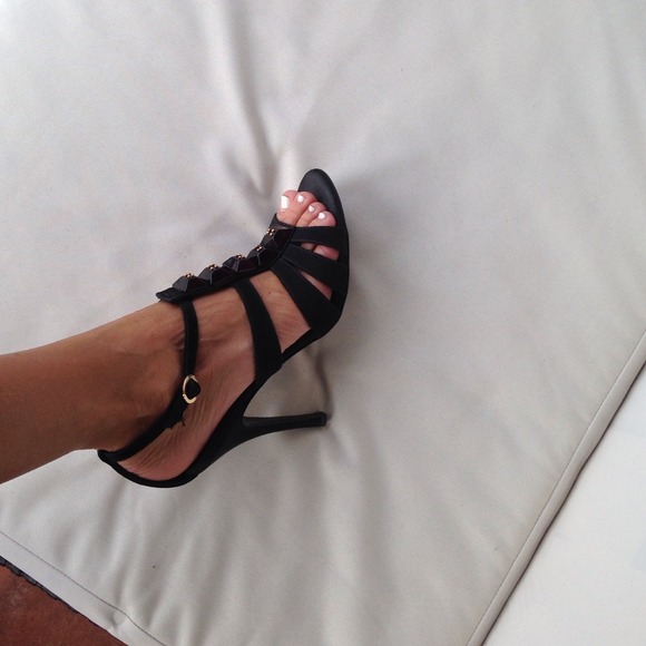 🚫price cut🚫Fendi shoes - Picture 4 of 4