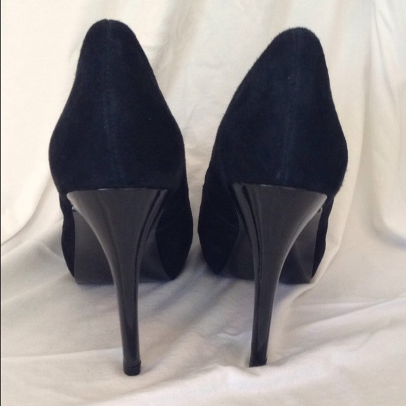 SOLD!! Madden 89$ black suede "Regal "heels - Picture 3 of 4