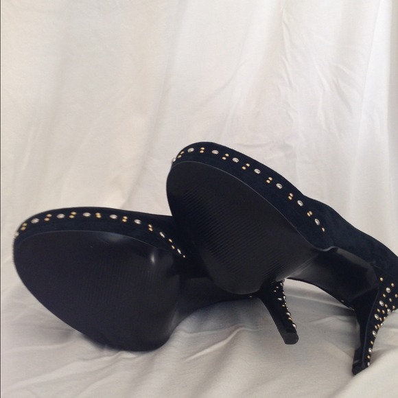 SOLD!!!....Madden "Tristano" black suede heels - Picture 4 of 4
